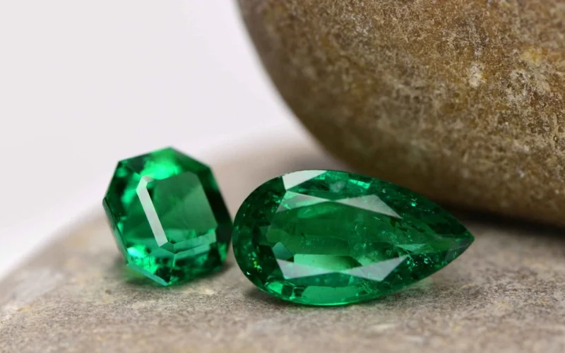 Đá Emerald – Ngọc Lục Bảo là gì?